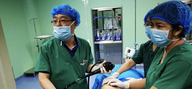 枣核、骨头又双叒叕惹祸了，巴彦淖尔市医院内镜中心周末取物忙！