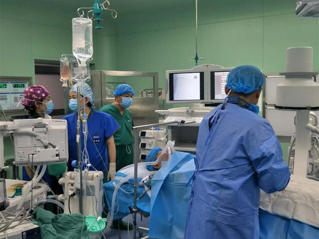 巴彦淖尔市医院介入科联合创伤骨科成功救治危重外伤患者