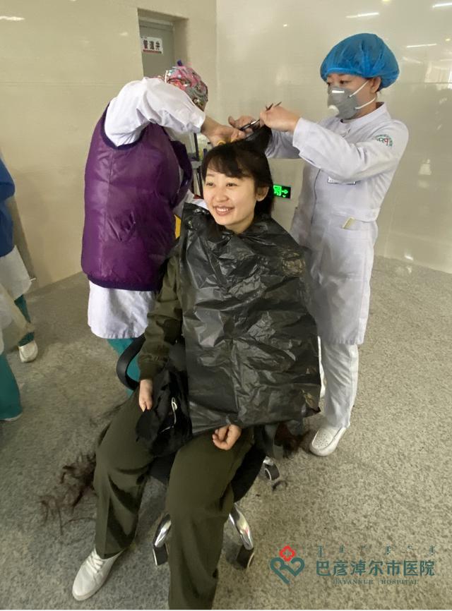 「最美逆行」希望这次疫情结束，下次来武汉是来看樱花